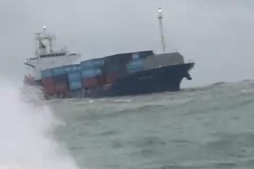 2 thuyền viên mất tích trên vùng biển Thừa Thiên Huế đã được cứu sống