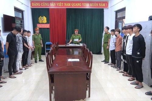 Bắt nhóm thanh, thiếu niên vác dao, kiếm đi giải quyết mâu thuẫn