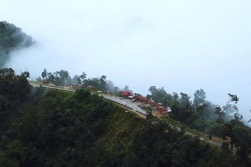 Đỉnh Quế Tây Giang mùa 'mây gọi'