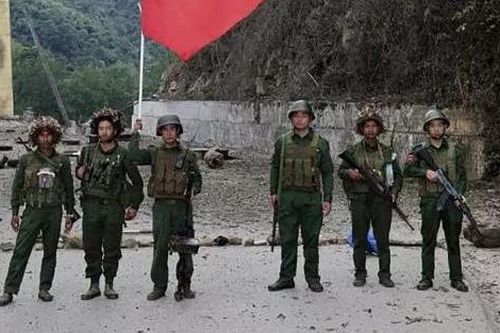 Quân nổi dậy tiếp tục đánh chiếm thị trấn ở biên giới Myanmar