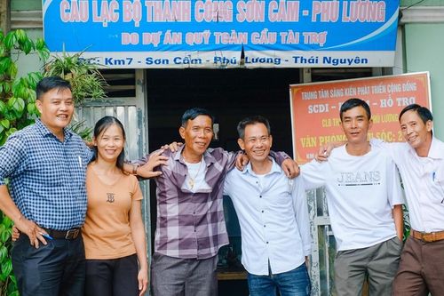 Những người đi… ngược dòng