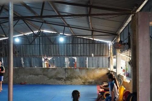 Trung tâm thể thao Hà Tĩnh xuống cấp trầm trọng, vận động viên tập trong phòng đổ nát