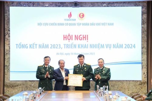 Hội CCB Cơ quan Tập đoàn gương mẫu đi đầu, góp phần thực hiện thắng lợi nhiệm vụ sản xuất kinh doanh của Petrovietnam