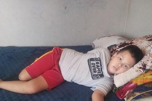 4 lần nguy kịch vì căn bệnh ung thư, bé trai 9 tuổi mất dần sự sống