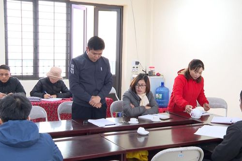 Tạm đình chỉ hiệu trưởng vụ 'bớt xén khẩu phần, 11 học sinh ăn 2 gói mì tôm'