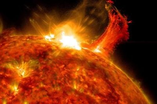 Vết lóa Mặt trời cực mạnh làm gián đoạn tín hiệu vô tuyến trên Trái đất