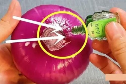 Nhỏ vài giọt dầu gió lên hành tím, biết sớm giải quyết được vấn đề lớn của mọi hộ gia đình, tiết kiệm tiền triệu mỗi tháng
