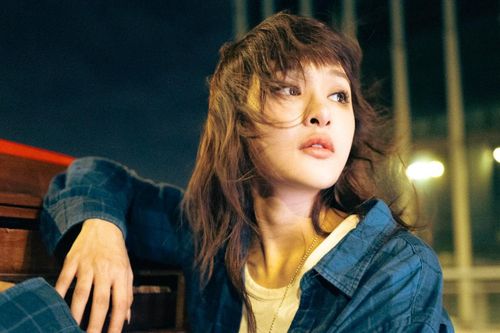 Vừa bị 'ném đá' trên livestream, Hiền Hồ tiếp tục có hành động thách thức