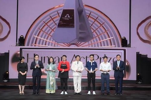 Vinh danh MoMo tại giải thưởng Human Act Prize 2023