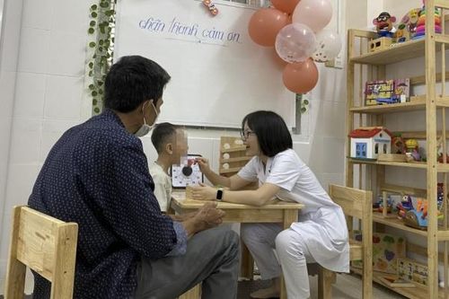 Cần can thiệp sớm cho trẻ tự kỷ