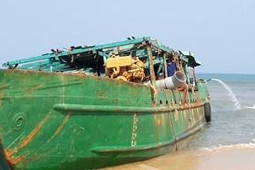 Chìm tàu hàng trên biển, 2 thuyền viên mất tích
