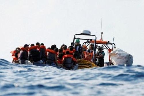 Hơn 60 người di cư chết đuối vì lật thuyền ngoài khơi Libya