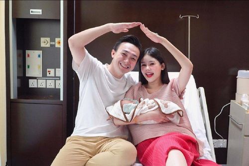 Ông xã MC tiết lộ hành trình vượt cạn đầy khó khăn của Hoa hậu Lê Âu Ngân Anh