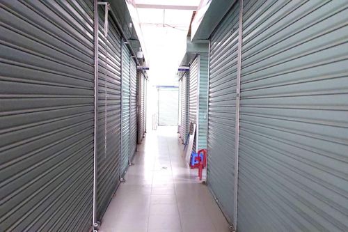 Các chợ vắng như 'chùa Bà Đanh', tiểu thương ôm nợ nhìn vốn chôn theo hàng hóa