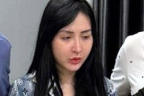 Bắt nữ quái 'chơi đêm ngủ ngày' trốn truy nã