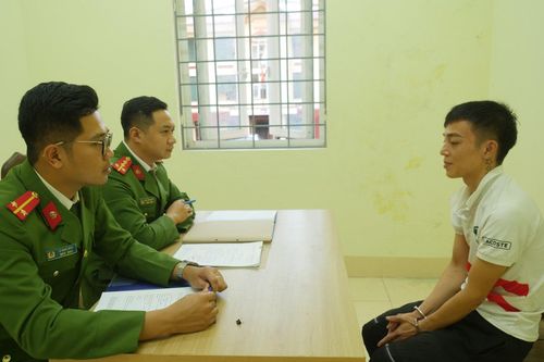 Chặn đường hoạt động của đối tượng bán ma túy dạo