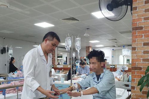 Cấm thuốc lá điện tử trước khi quá muộn
