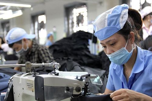 Bấp bênh lao động nữ di cư
