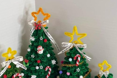 'Trend' cây thông Noel kẽm nhung đạt lượng bán kỷ lục trên sàn thương mại điện tử