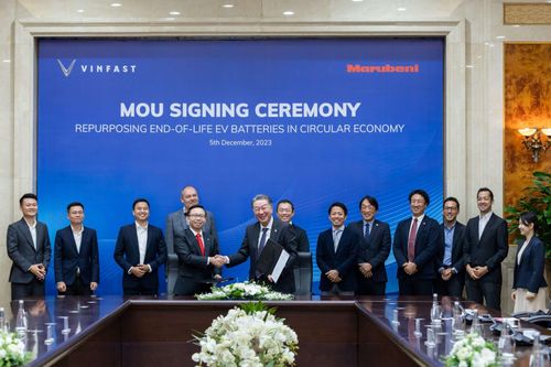 Con trai ông Phạm Nhật Vượng đại diện VinFast 'bắt tay' đối tác Nhật