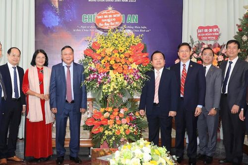 Lãnh đạo TP chúc mừng Giáng sinh Hội Thánh Tin lành Việt Nam (miền Bắc)