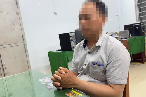 Tạm giam người đánh nam sinh lớp 9 đến nhập viện