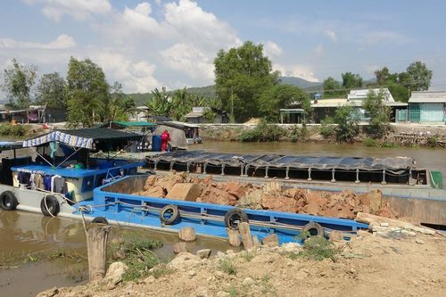 An Giang liên tiếp xử lý các vụ khai thác tài nguyên đất trái phép