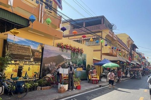Dạo Phố Việt Nam đầu tiên trên thế giới