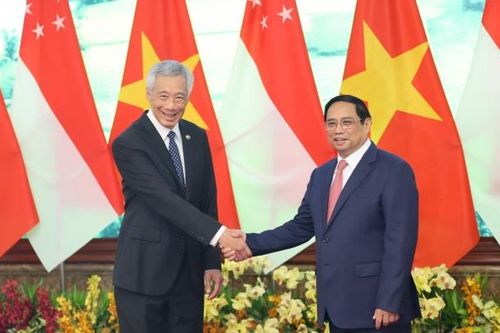 Thủ tướng Phạm Minh Chính gặp Thủ tướng Singapore, tiếp nguyên Thủ tướng Nhật Bản Suga Yoshihide