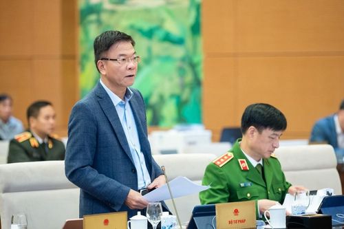 Đề xuất cho phép tổ chức doanh nghiệp nước ngoài cho, tặng, viện trợ vũ khí