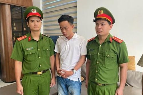 Bắt cán bộ ngân hàng lừa đảo của khách hơn 25 tỷ đồng
