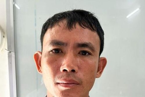 Bắt kẻ hất nồi lẩu đang sôi vào người phụ nữ