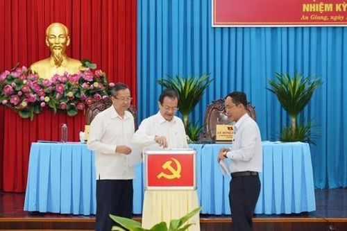 Lấy phiếu tín nhiệm lãnh đạo chủ chốt tỉnh An Giang