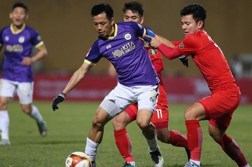 Văn Quyết thăng hoa, Văn Hoàng chơi chắc, Hà Nội FC trở lại đường đua vô địch