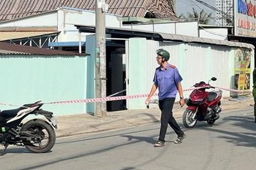 Tạm giữ nghi phạm liên quan đến vụ người đàn ông gục tử vong trước cửa nhà