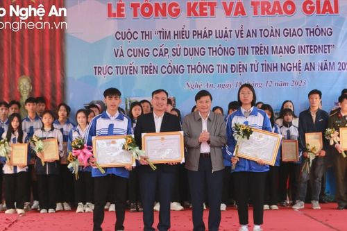 63 cá nhân đạt giải cuộc thi Tìm hiểu pháp luật về an toàn giao thông