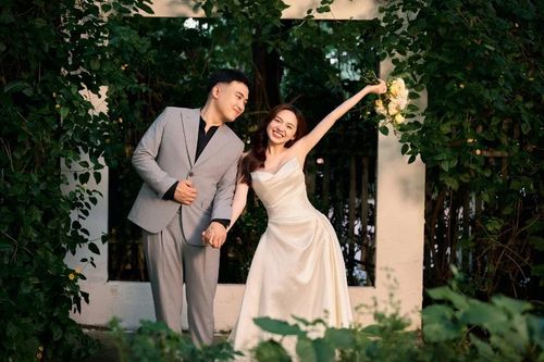 Nữ MC VTV xinh đẹp 'lên xe hoa' ở tuổi 23