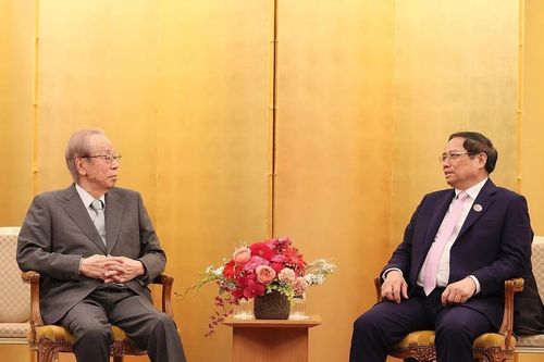 Thủ tướng Phạm Minh Chính tiếp cựu Thủ tướng Nhật Bản Fukuda Yasuo