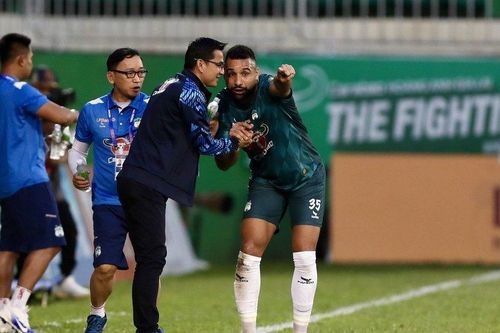 HAGL chưa biết thắng, HLV Kiatisak nói do cầu thủ 'chưa trưởng thành'