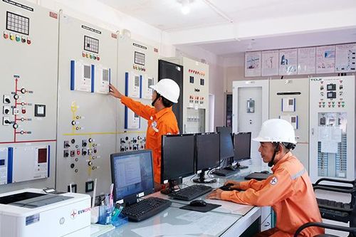 EVNCPC cam kết bảo đảm điện dịp lễ Noel, tết 2024