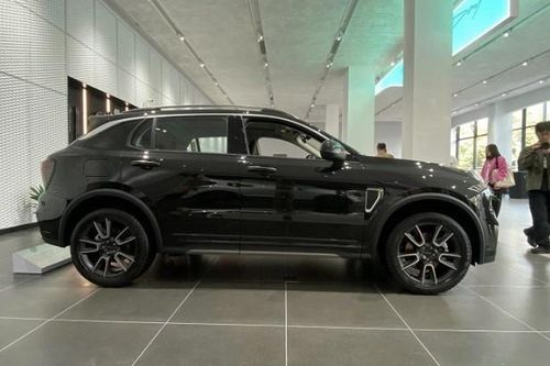 Ra mắt mẫu SUV cỡ C tại Việt Nam có thiết kế đẹp hơn Honda CR-V, trang bị 'cửa trên' Mazda CX-5