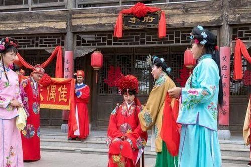 Phụ nữ thời cổ đại còn chưa trưởng thành, tại sao phải lấy chồng ở tuổi mười ba, mười bốn? Lý do thứ 3 khó nói