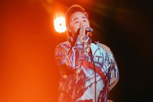 Thánh mưa Trung Quân Idol chia sẻ suýt từng bị mẹ cho 'đánh' vì con nít mà hát nhạc tình yêu