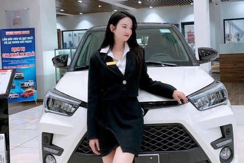 Người đẹp Hải Dương thả dáng bên xe Toyota