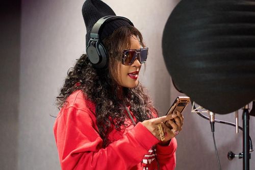 Chủ nhân 'hit' Impossible Shontelle và dàn sao Việt 'bắt tay' thực hiện dự án cộng đồng