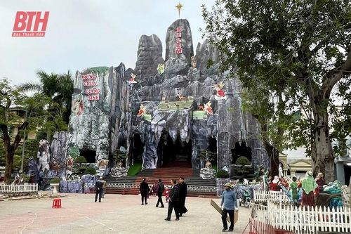 Rộn ràng không khí Giáng sinh tại Nhà thờ Chính tòa Thanh Hóa