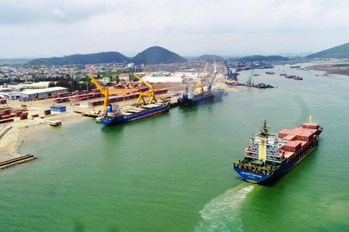 Nghệ An triển khai chính sách hỗ trợ vận chuyển hàng hóa qua Cảng Cửa Lò