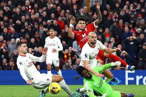 Liverpool bất lực trước MU phòng ngự xuất sắc