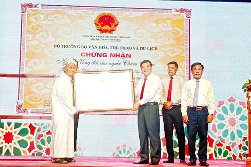 'Nghi lễ Vòng đời của người Chăm Islam huyện An Phú' được ghi nhận vào Danh mục di sản văn hóa phi vật thể quốc gia