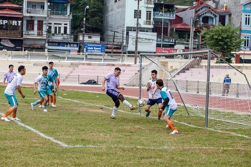 Hơn 200 VĐV tham gia giải bóng đá truyền thống thanh niên Điện Biên 2023
